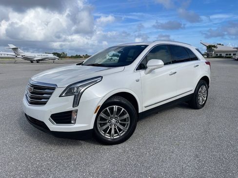 Used 2018 Cadillac XT5 Luxury w/ Driver Awareness Package AWD/4WD image 33