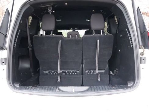 Used 2023 Chrysler Pacifica Touring image 15