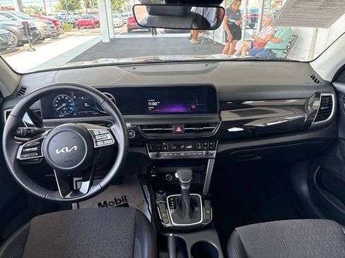 Used 2024 Kia Seltos S FWD image 32