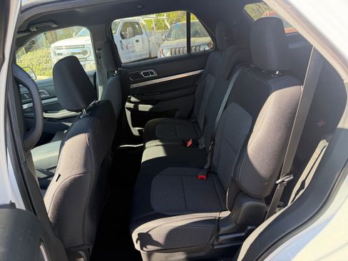 Used 2019 Ford Explorer XLT w/ Equipment Group 201A image 12