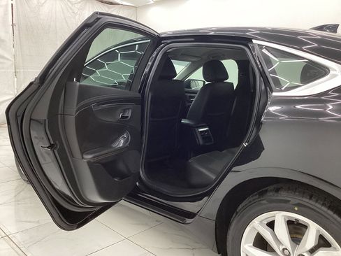 Used 2019 Chevrolet Impala LT FWD image 24