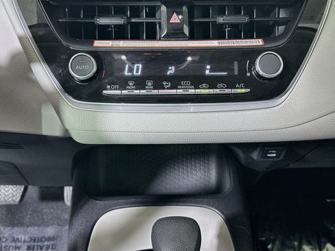 Certified 2025 Toyota Corolla LE FWD image 22