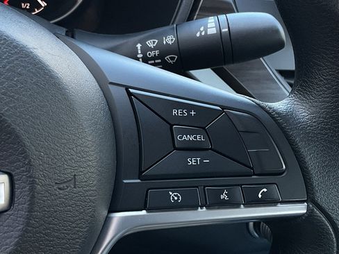 Used 2025 Nissan Altima 2.5 SV image 23