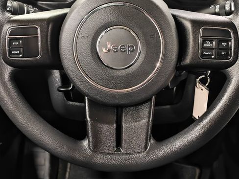 Used 2017 Jeep Patriot Sport w/ Power Value Group FWD image 5