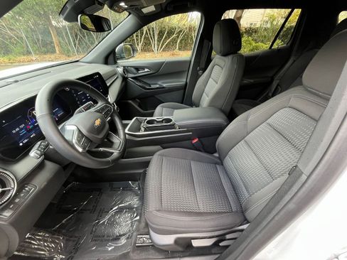 Used 2025 Chevrolet Equinox LT image 25