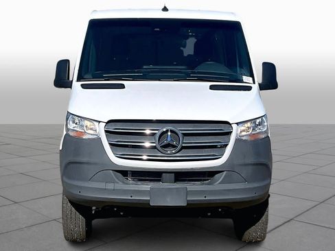 Used 2024 Mercedes-Benz Sprinter 2500 image 4