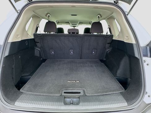 Used 2021 Nissan Rogue S image 17