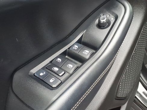 Used 2023 Jeep Grand Cherokee L Limited AWD/4WD image 17
