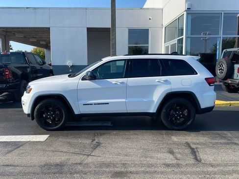 Used 2019 Jeep Grand Cherokee Laredo RWD image 6