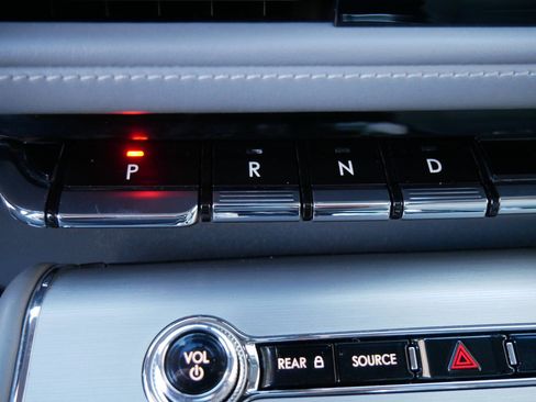 Used 2021 Lincoln Aviator Reserve w/ Equipment Group 202A image 24