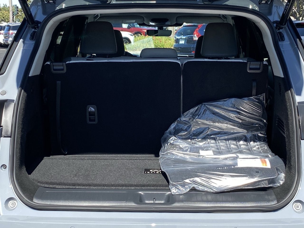 Certified 2027 INFINITI QX60 Luxe w/ Cargo Package FWD image 14