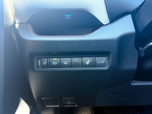 Used 2019 Toyota RAV4 Limited w/ Cold Weather Package AWD/4WD image 43
