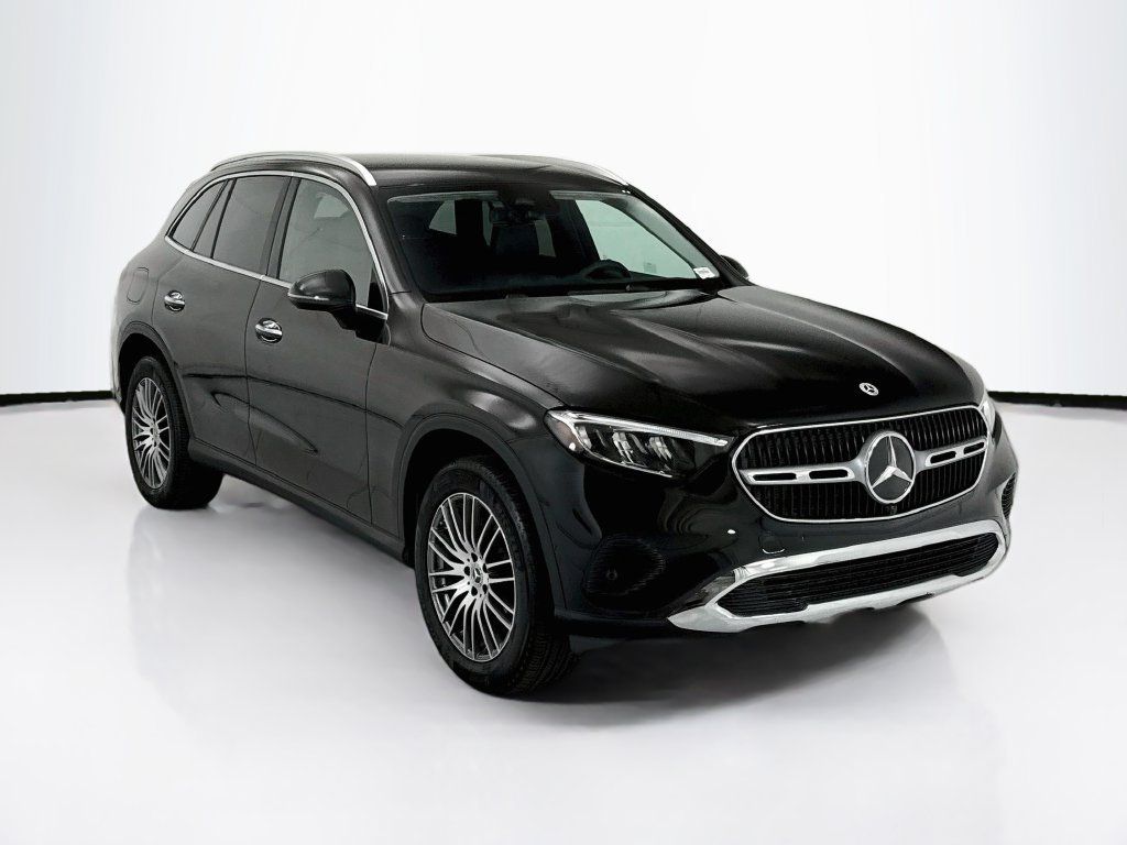 Used 2026 Mercedes-Benz GLC 300 image 3