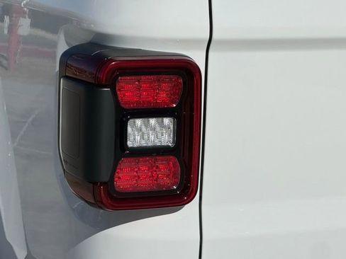 New 2026 Jeep Gladiator Mojave image 10