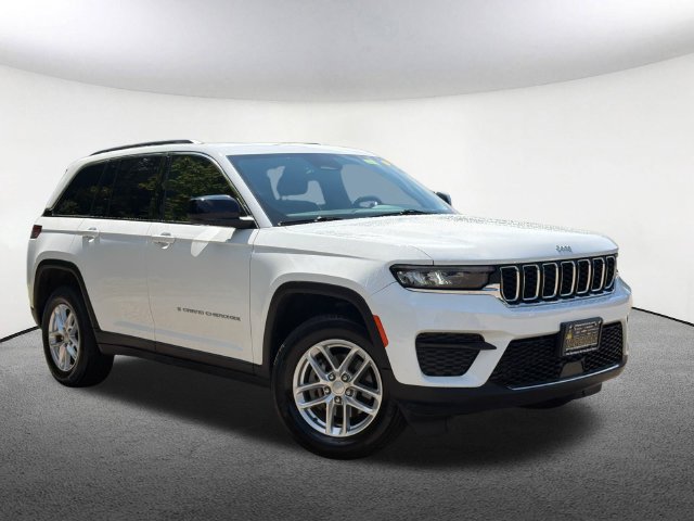 Used 2025 Jeep Grand Cherokee Laredo X w/ Luxury Tech Group I AWD/4WD image 17