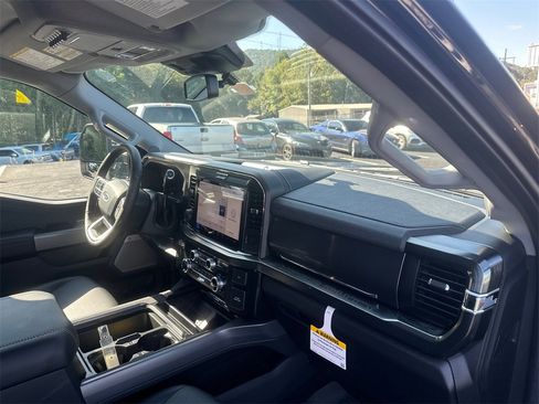 New 2026 Ford F250 Lariat w/ Lariat Premium Package image 12