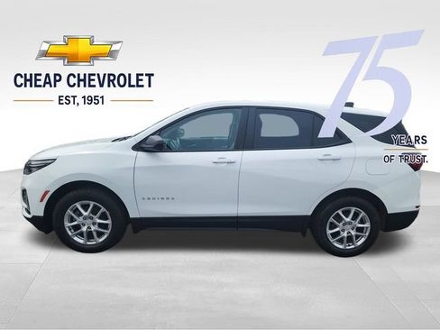 Used 2024 Chevrolet Equinox LS w/ LS Convenience Package AWD/4WD image 2