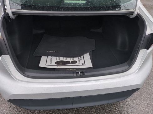 Used 2024 Toyota Corolla LE image 29