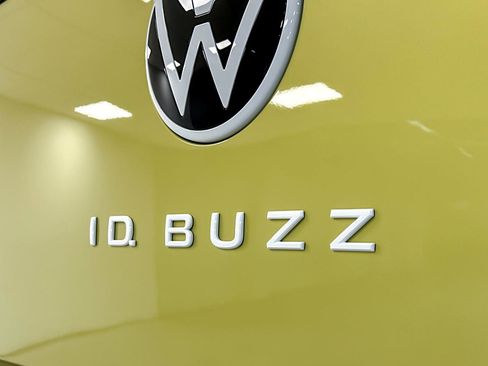 New 2025 Volkswagen ID. Buzz Pro S Plus image 24