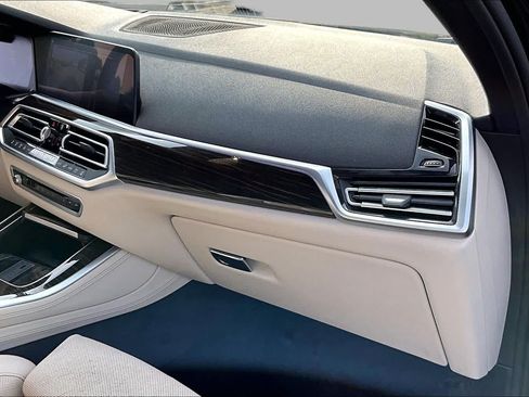 Used 2019 BMW X5 xDrive40i w/ Executive Package AWD/4WD image 18