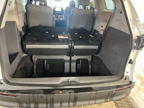 Certified 2023 Toyota Sienna XLE AWD/4WD image 27