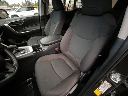 Used 2025 Toyota RAV4 LE image 36