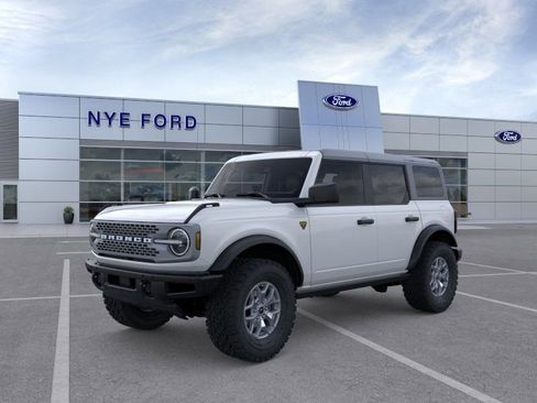 New 2025 Ford Bronco Badlands AWD/4WD image 2