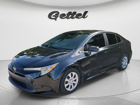 Certified 2023 Toyota Corolla LE FWD image 1