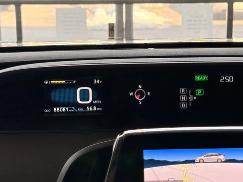 Used 2017 Toyota Prius Prime Premium image 27