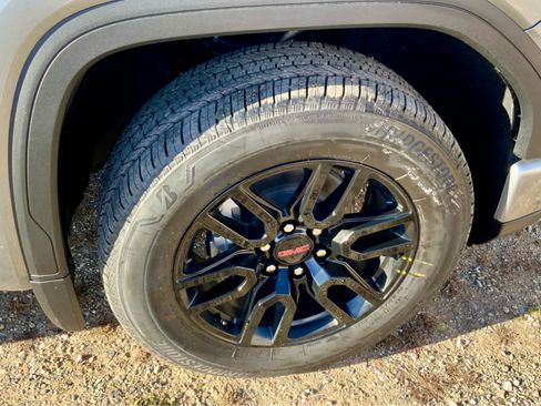 New 2026 GMC Sierra 1500 Elevation image 18