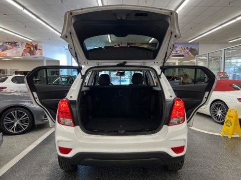 Used 2020 Chevrolet Trax LS w/ Tint and Cruise Package AWD/4WD image 27
