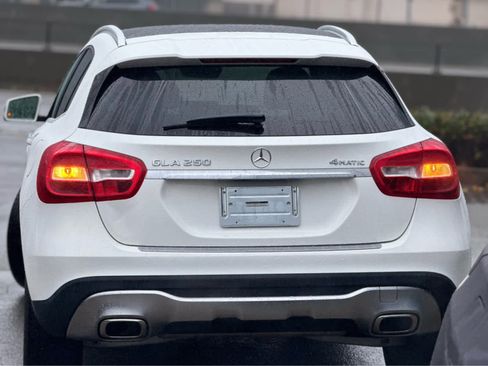 Used 2020 Mercedes-Benz GLA 250 4MATIC image 3