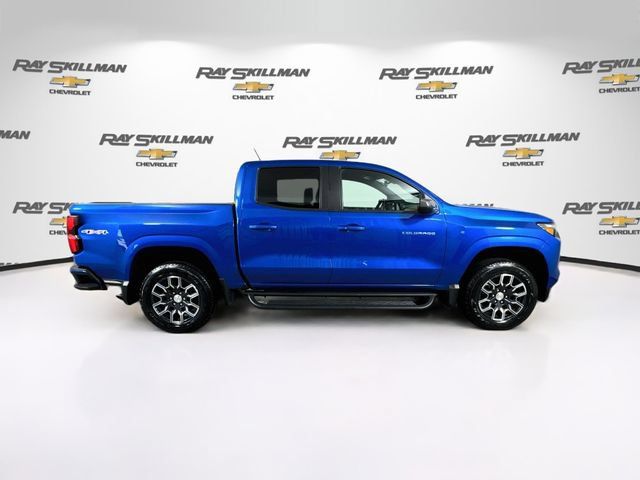 Used 2024 Chevrolet Colorado LT w/ LT Convenience Package III AWD/4WD image 8