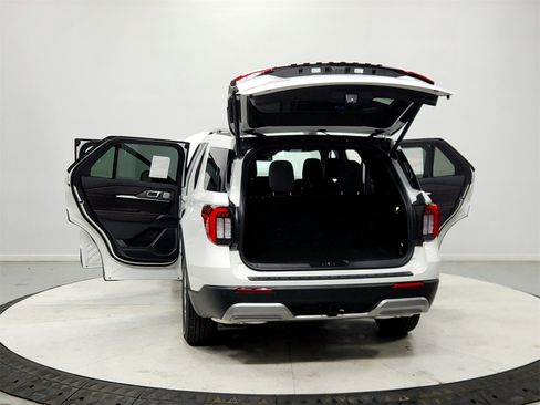 New 2026 Ford Explorer Platinum image 14