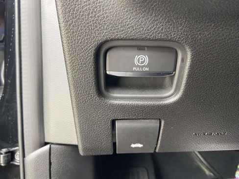 Used 2023 Jeep Grand Cherokee L Limited RWD image 32