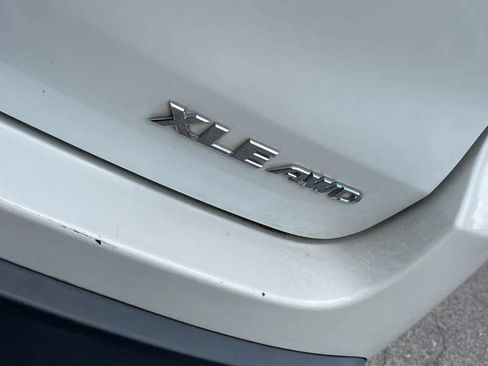 Used 2016 Toyota Highlander XLE AWD/4WD image 21