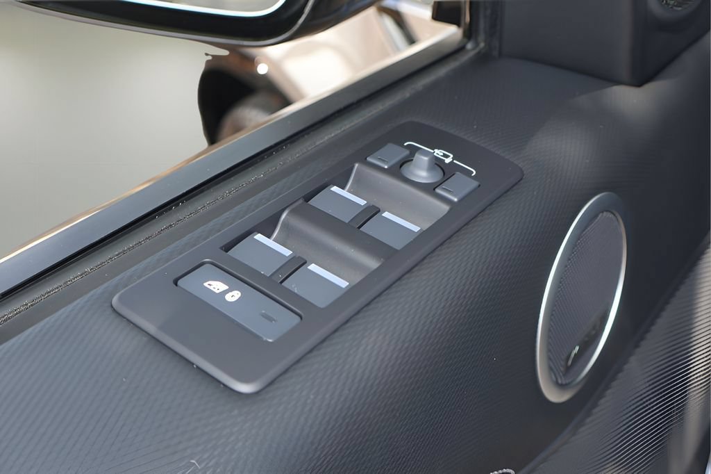 New 2026 Land Rover Discovery Dynamic SE AWD/4WD image 10