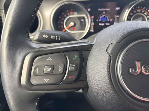 Used 2022 Jeep Gladiator Willys image 26