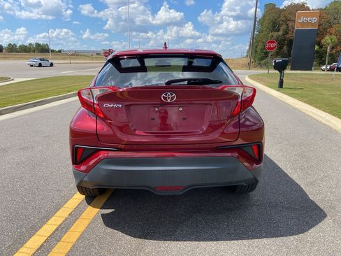 Used 2018 Toyota C-HR XLE image 9