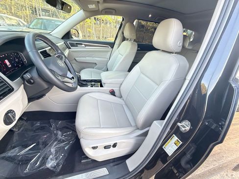 Used 2023 Volkswagen Atlas SE w/ Panoramic Sunroof Package AWD/4WD image 13