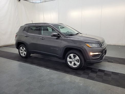 Used 2020 Jeep Compass Latitude w/ Popular Equipment Group AWD/4WD image 11