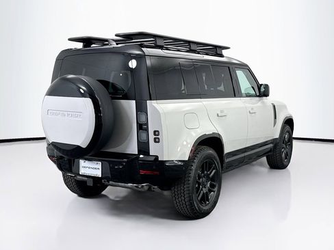 New 2026 Land Rover Defender 110 X-Dynamic SE image 5