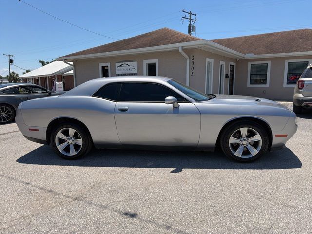 Used 2017 Dodge Challenger SXT RWD image 4