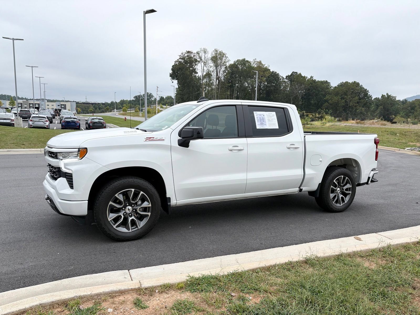 Used 2024 Chevrolet Silverado 1500 RST w/ Z71 Off-Road Package AWD/4WD image 4