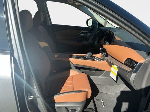 New 2026 Nissan Rogue Platinum image 17