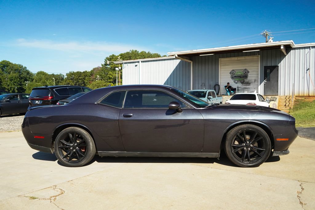 Used 2016 Dodge Challenger SXT w/ Blacktop Package RWD image 3