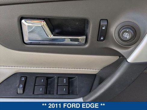 Used 2011 Ford Edge SEL image 11