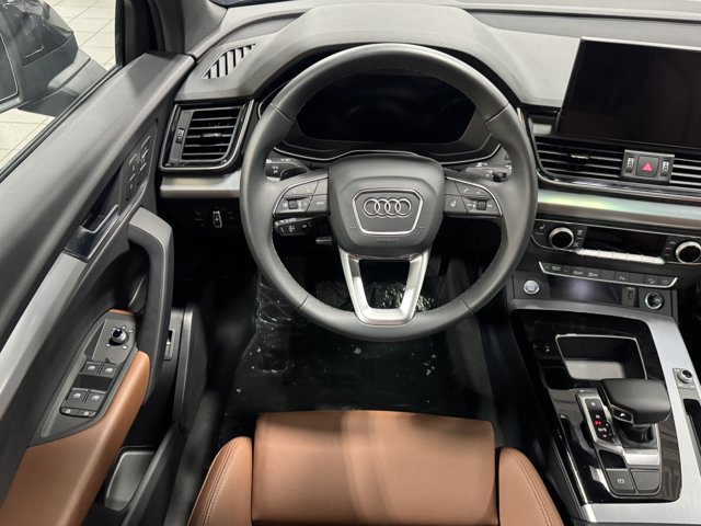 Used 2025 Audi Q5 2.0T Premium w/ Convenience Plus Package AWD/4WD image 15