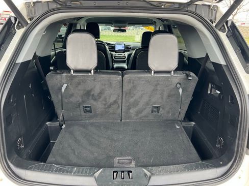 Used 2023 Ford Explorer XLT w/ Equipment Group 202A image 27