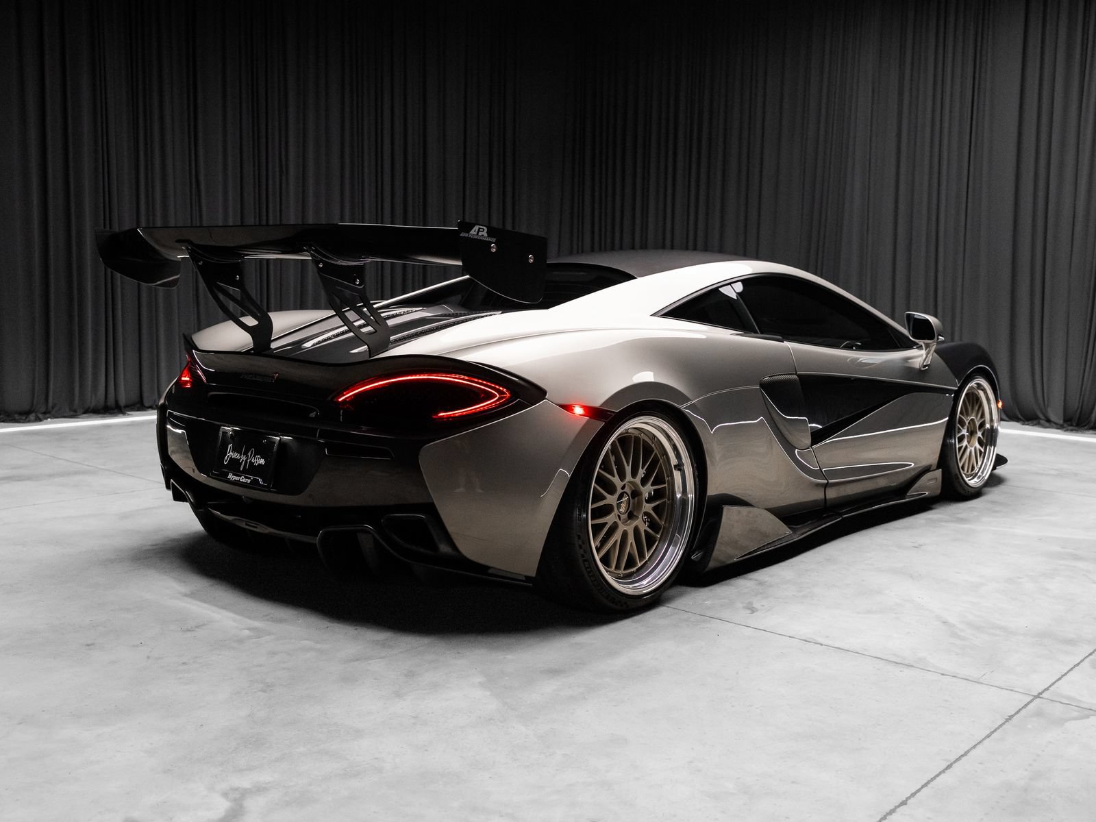 Used 2017 McLaren 570S Coupe RWD image 46